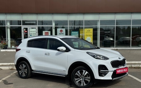 KIA Sportage IV рестайлинг, 2020 год, 2 390 000 рублей, 3 фотография