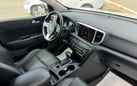 KIA Sportage IV рестайлинг, 2020 год, 2 390 000 рублей, 9 фотография