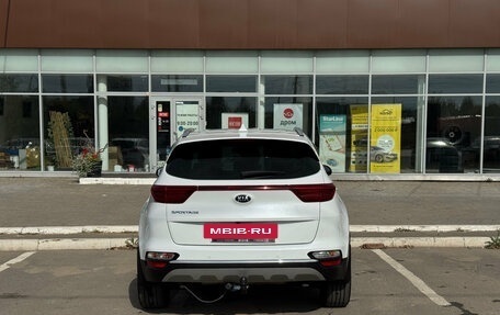 KIA Sportage IV рестайлинг, 2020 год, 2 390 000 рублей, 5 фотография