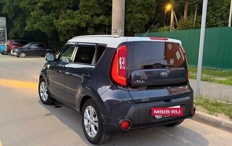 KIA Soul II рестайлинг, 2014 год, 1 000 000 рублей, 3 фотография