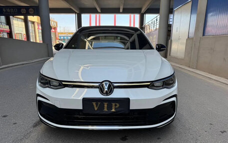 Volkswagen Golf VIII, 2022 год, 2 245 000 рублей, 2 фотография