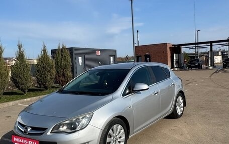 Opel Astra J, 2012 год, 650 000 рублей, 2 фотография