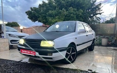 Volkswagen Vento, 1993 год, 140 000 рублей, 1 фотография