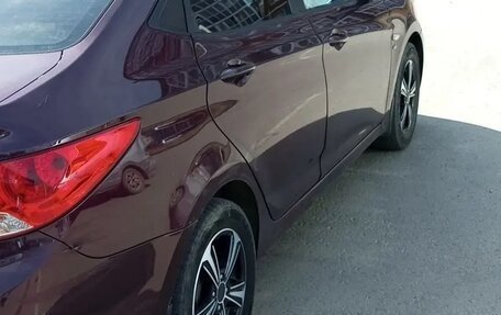 Hyundai Solaris II рестайлинг, 2012 год, 750 000 рублей, 3 фотография