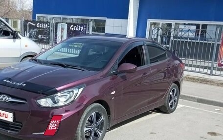 Hyundai Solaris II рестайлинг, 2012 год, 750 000 рублей, 4 фотография