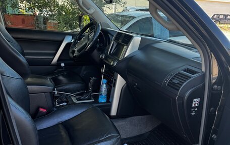 Toyota Land Cruiser Prado 150 рестайлинг 2, 2011 год, 2 050 000 рублей, 6 фотография