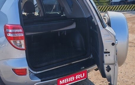 Toyota RAV4, 2010 год, 1 900 000 рублей, 6 фотография