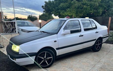 Volkswagen Vento, 1993 год, 140 000 рублей, 2 фотография