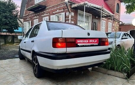 Volkswagen Vento, 1993 год, 140 000 рублей, 3 фотография