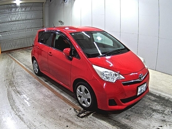 Toyota Ractis II, 2011 год, 899 000 рублей, 1 фотография