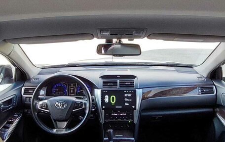Toyota Camry, 2017 год, 2 350 000 рублей, 12 фотография