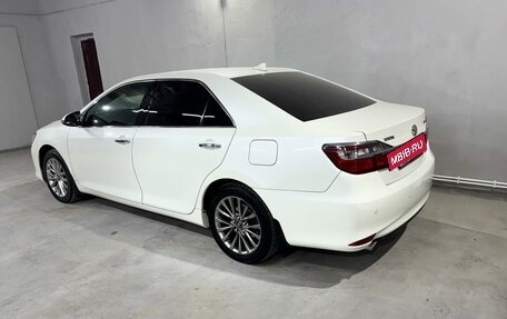 Toyota Camry, 2017 год, 2 350 000 рублей, 16 фотография