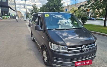 Volkswagen Caravelle T6 рестайлинг, 2018 год, 2 000 000 рублей, 2 фотография