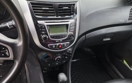 Hyundai Solaris II рестайлинг, 2011 год, 650 000 рублей, 5 фотография
