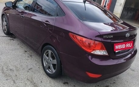 Hyundai Solaris II рестайлинг, 2011 год, 650 000 рублей, 2 фотография