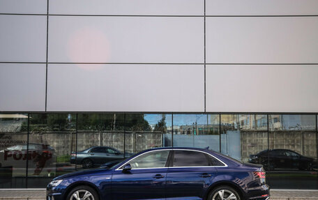 Audi A4, 2018 год, 2 650 000 рублей, 10 фотография