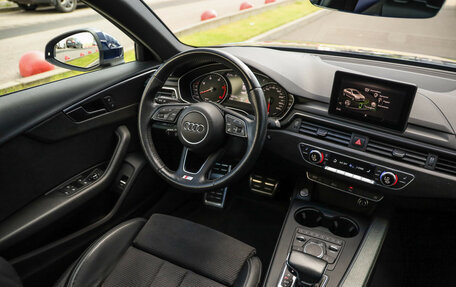Audi A4, 2018 год, 2 650 000 рублей, 11 фотография