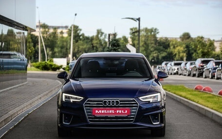 Audi A4, 2018 год, 2 650 000 рублей, 4 фотография