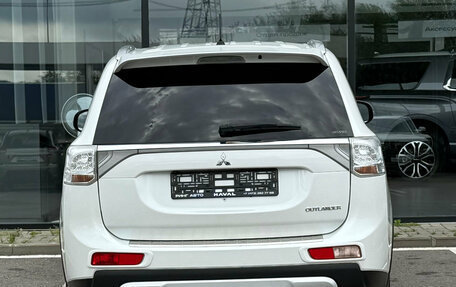 Mitsubishi Outlander III рестайлинг 3, 2014 год, 1 425 000 рублей, 4 фотография