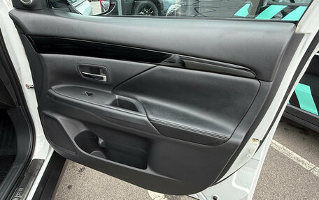 Mitsubishi Outlander III рестайлинг 3, 2014 год, 1 425 000 рублей, 7 фотография