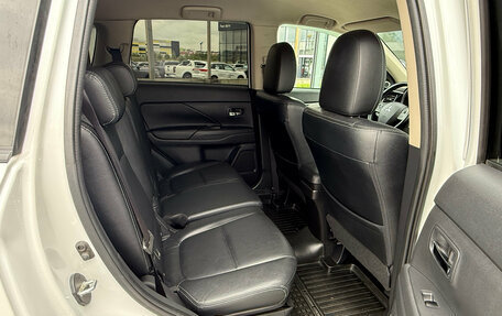 Mitsubishi Outlander III рестайлинг 3, 2014 год, 1 425 000 рублей, 10 фотография