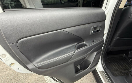 Mitsubishi Outlander III рестайлинг 3, 2014 год, 1 425 000 рублей, 17 фотография
