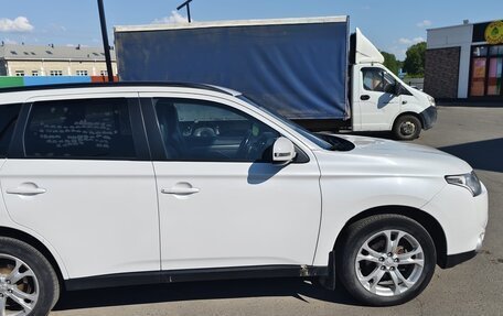 Mitsubishi Outlander III рестайлинг 3, 2012 год, 1 100 000 рублей, 1 фотография