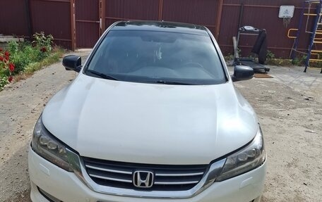 Honda Accord IX рестайлинг, 2013 год, 1 350 000 рублей, 1 фотография