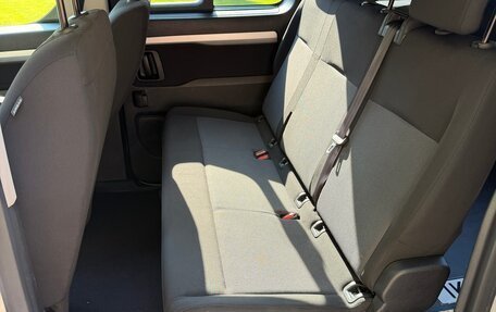 Opel Zafira Life I, 2020 год, 2 650 000 рублей, 7 фотография