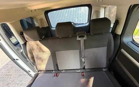 Opel Zafira Life I, 2020 год, 2 650 000 рублей, 11 фотография