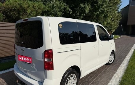 Opel Zafira Life I, 2020 год, 2 650 000 рублей, 8 фотография