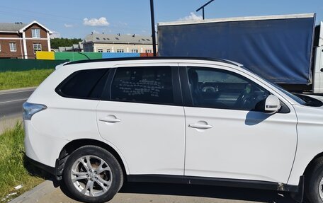 Mitsubishi Outlander III рестайлинг 3, 2012 год, 1 100 000 рублей, 2 фотография
