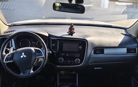 Mitsubishi Outlander III рестайлинг 3, 2012 год, 1 100 000 рублей, 4 фотография