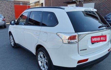 Mitsubishi Outlander III рестайлинг 3, 2012 год, 1 100 000 рублей, 12 фотография
