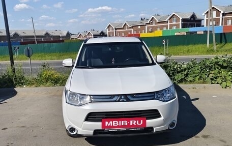 Mitsubishi Outlander III рестайлинг 3, 2012 год, 1 100 000 рублей, 8 фотография