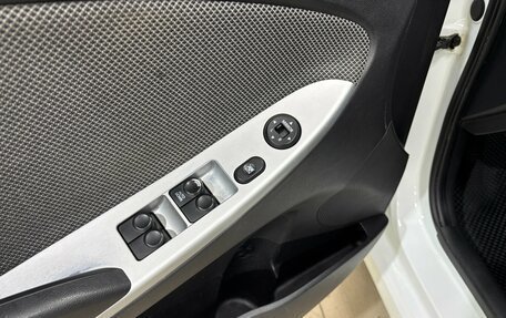 Hyundai Solaris II рестайлинг, 2012 год, 850 000 рублей, 11 фотография