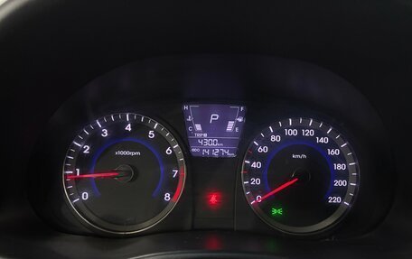 Hyundai Solaris II рестайлинг, 2012 год, 850 000 рублей, 19 фотография