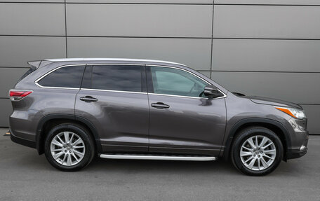 Toyota Highlander III, 2014 год, 3 099 000 рублей, 5 фотография