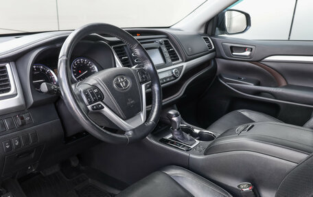 Toyota Highlander III, 2014 год, 3 099 000 рублей, 19 фотография