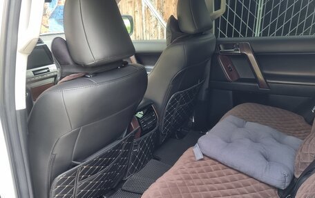 Toyota Land Cruiser Prado 150 рестайлинг 2, 2019 год, 5 800 000 рублей, 3 фотография