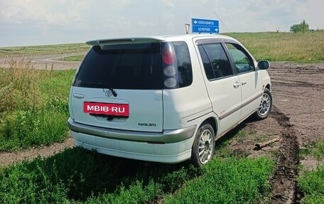 Toyota Raum I, 2000 год, 360 000 рублей, 3 фотография