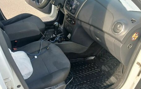 Renault Logan II, 2019 год, 1 000 000 рублей, 6 фотография