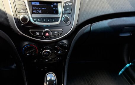 Hyundai Solaris II рестайлинг, 2015 год, 930 000 рублей, 11 фотография