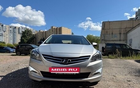 Hyundai Solaris II рестайлинг, 2015 год, 930 000 рублей, 3 фотография
