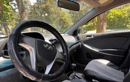 Hyundai Solaris II рестайлинг, 2013 год, 800 000 рублей, 4 фотография