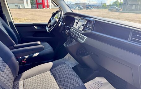 Volkswagen Multivan T6 рестайлинг, 2021 год, 3 550 000 рублей, 6 фотография