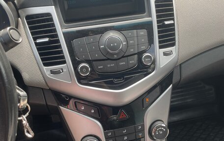 Chevrolet Cruze II, 2011 год, 680 000 рублей, 8 фотография