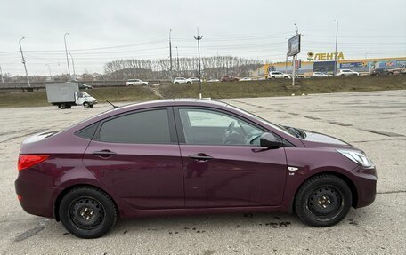 Hyundai Solaris II рестайлинг, 2012 год, 700 000 рублей, 3 фотография