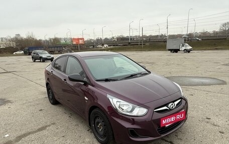 Hyundai Solaris II рестайлинг, 2012 год, 700 000 рублей, 2 фотография