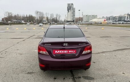Hyundai Solaris II рестайлинг, 2012 год, 700 000 рублей, 5 фотография